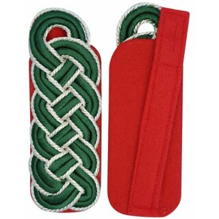Schultergeflecht, Meistergeflecht, Soutache grün, Kordel silber, Filz rot