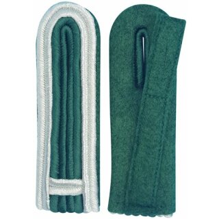 Schulterstück, 4-streifig, Außen und Querspange silber, Innensoutache grün