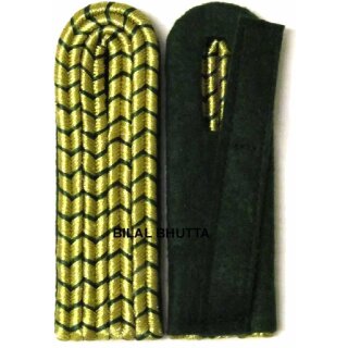 Schulterstück, 4-streifig, gold mit schützengrün national auf Filz grün